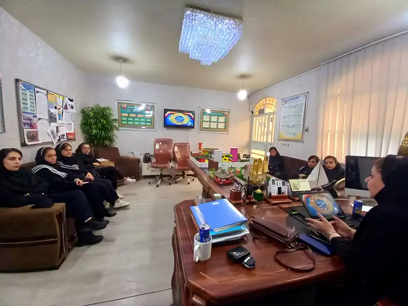 جلسات هم اندیشی معلمان